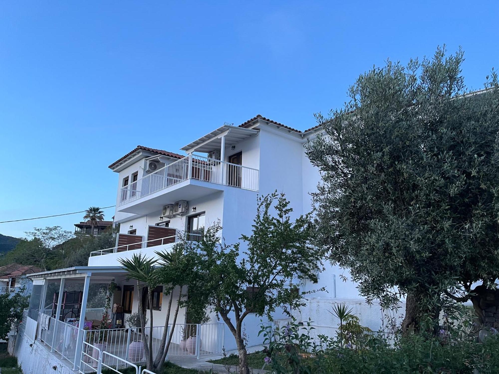 Golden Evelyn Aparthotel Агия Параскеви Екстериор снимка