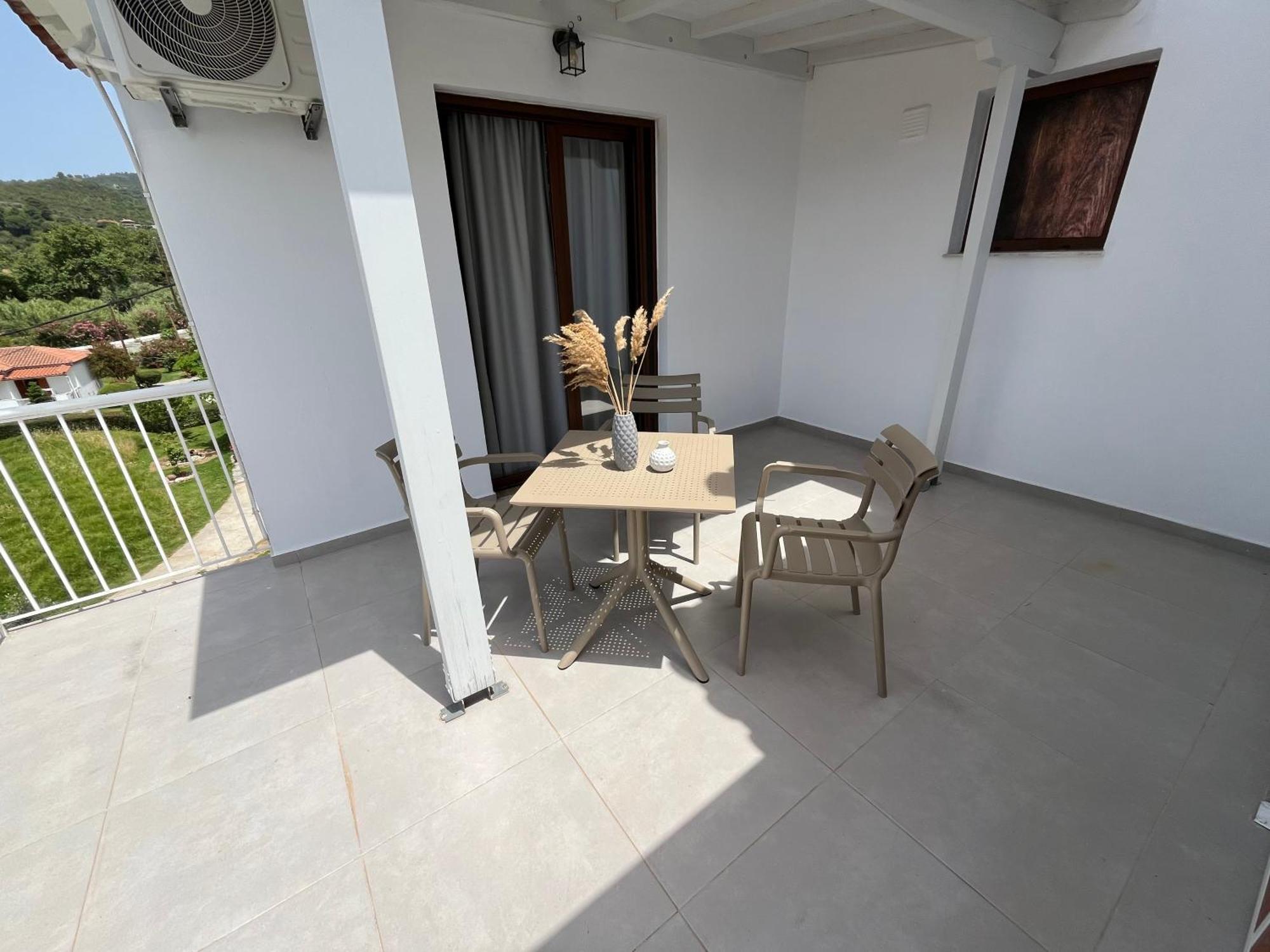Golden Evelyn Aparthotel Агия Параскеви Екстериор снимка