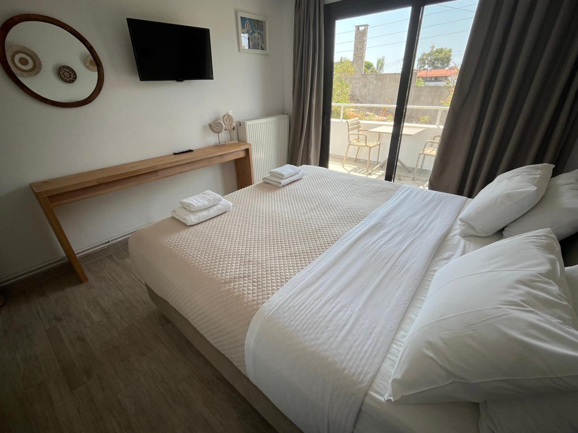 Golden Evelyn Aparthotel Агия Параскеви Екстериор снимка
