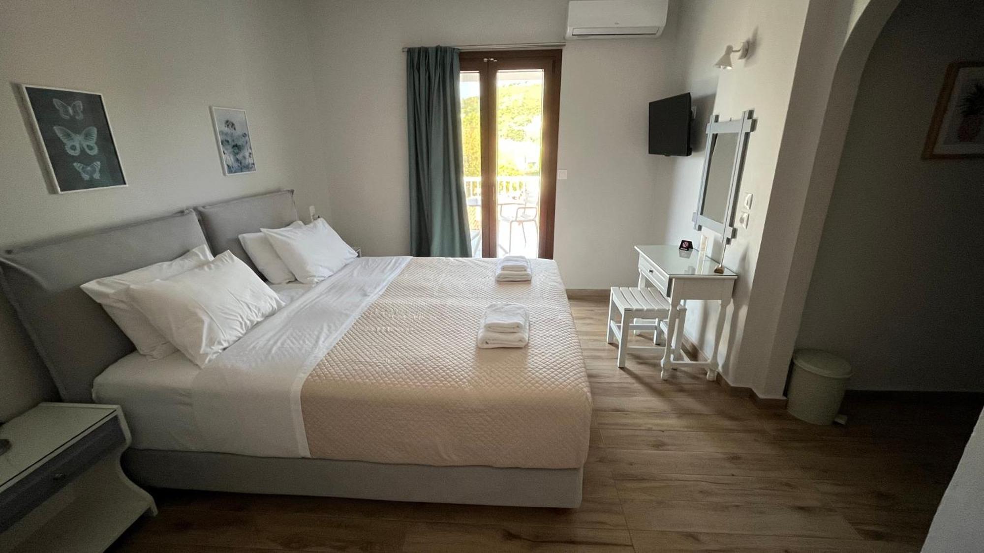 Golden Evelyn Aparthotel Агия Параскеви Екстериор снимка