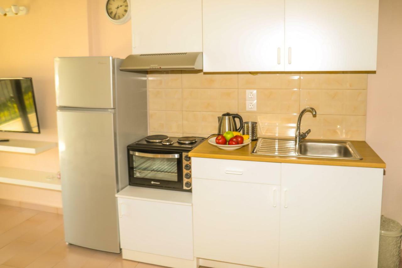 Golden Evelyn Aparthotel Агия Параскеви Екстериор снимка