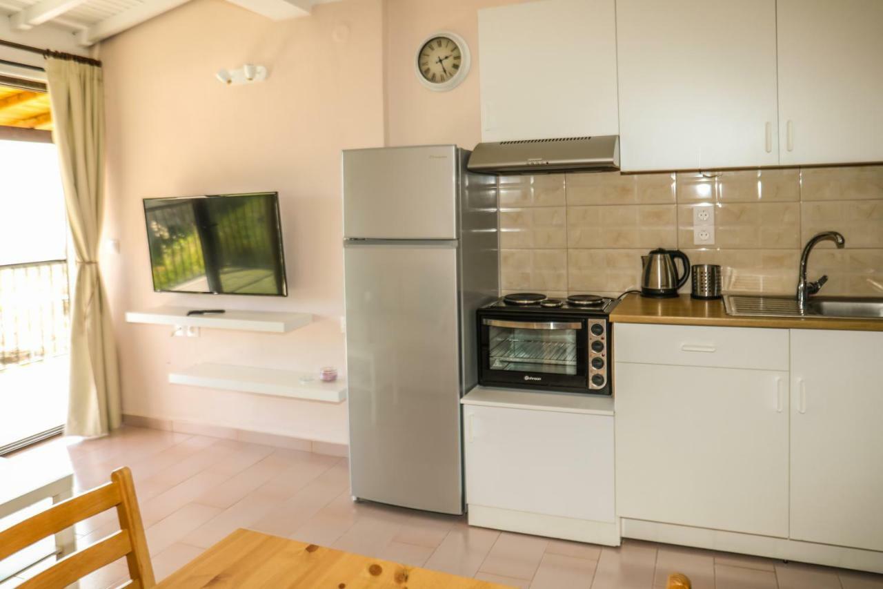 Golden Evelyn Aparthotel Агия Параскеви Екстериор снимка